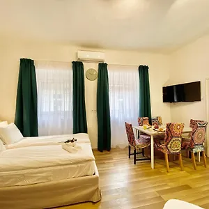 Appartement B20, Budapest